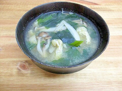 *ごぼうとしめじの味噌汁*